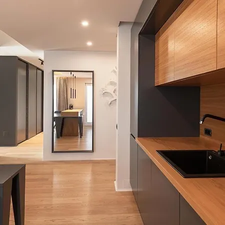 Sauna&jacuzzi Apartment *