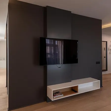 Sauna&jacuzzi Apartment *